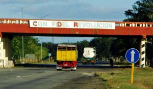 Revolution with Fidel - Autopista nacional Cuba