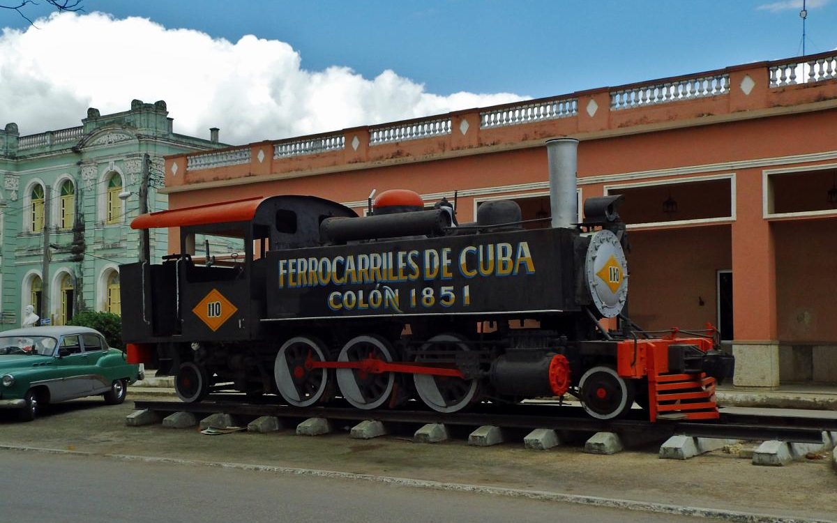 Travel Cuba by train